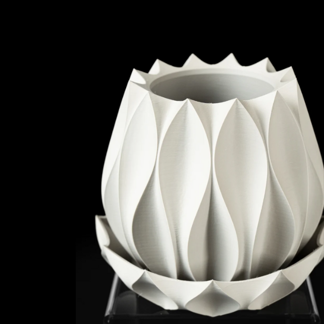 Luma Lotus Table Planter